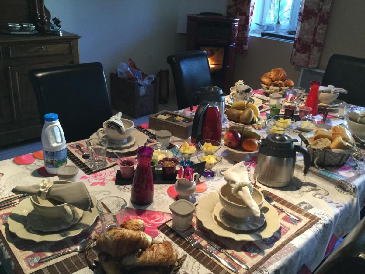 Chambres Et Roulotte De La Gentilhommiere Chazey-sur-Ain Екстериор снимка