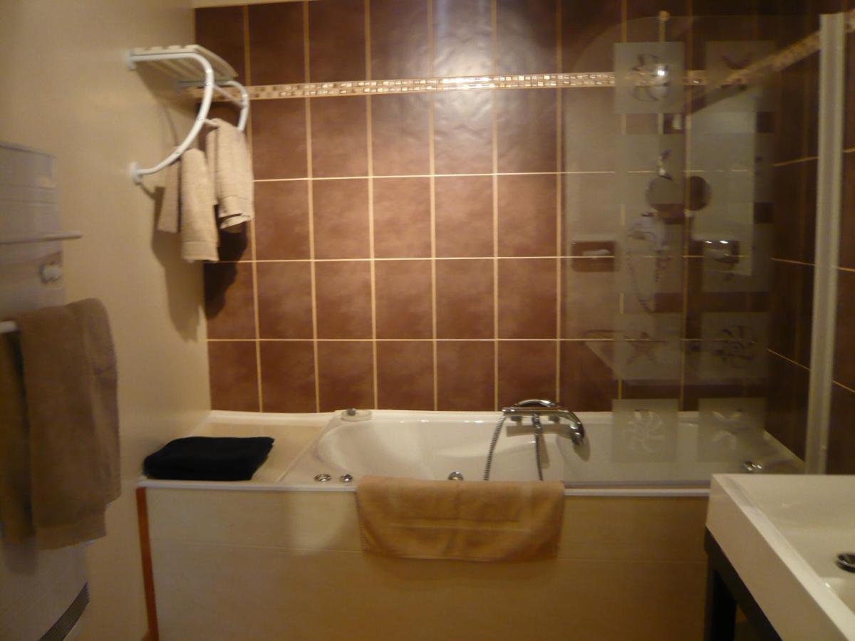 Chambres Et Roulotte De La Gentilhommiere Chazey-sur-Ain Екстериор снимка