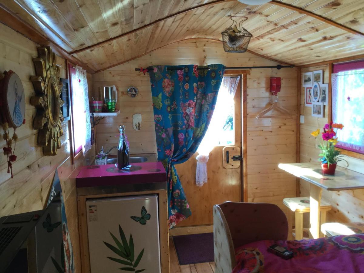 Chambres Et Roulotte De La Gentilhommiere Chazey-sur-Ain Екстериор снимка